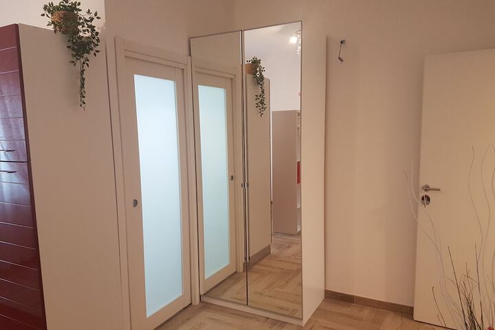 Room 4 of 29