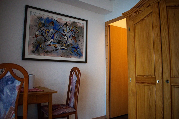 Room 28 of 65
