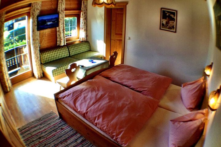 Room 8 of 50