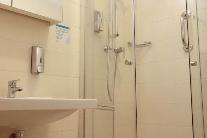 Room 19 of 39