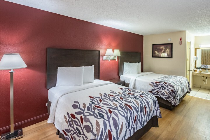 Deluxe 2 Double Beds (5 of 9)