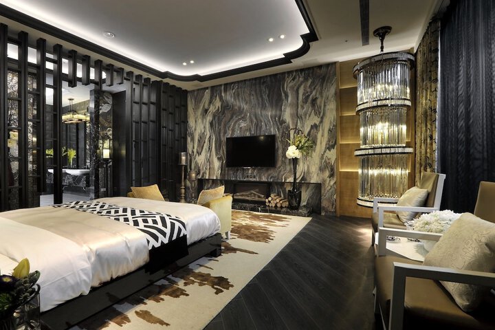 Room 14 of 42