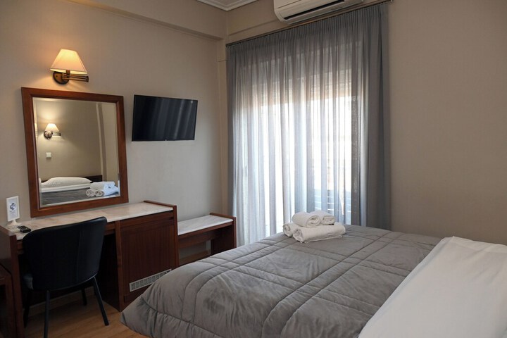 Room 11 of 50