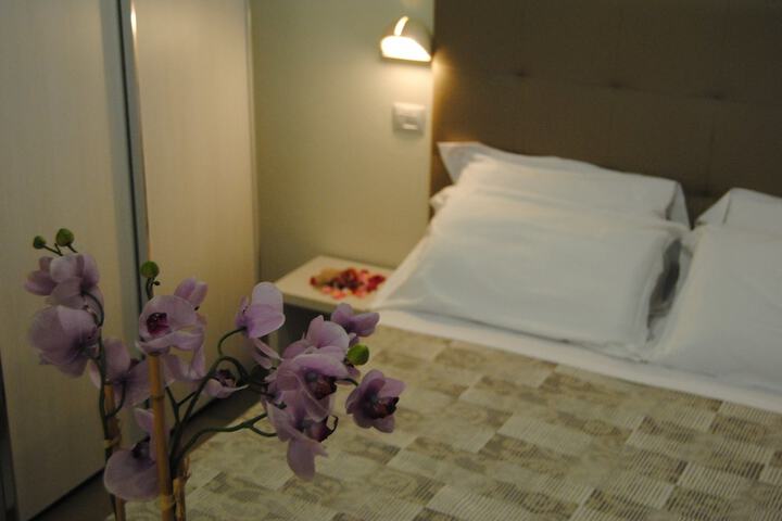 Room 9 of 46