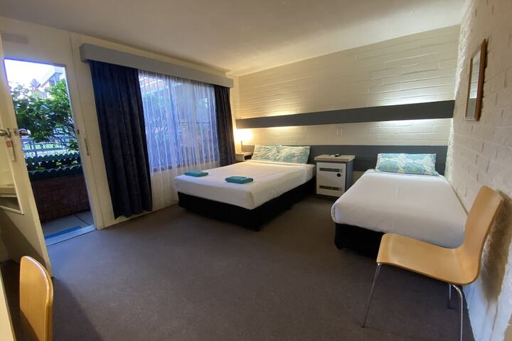 Room 2 of 36