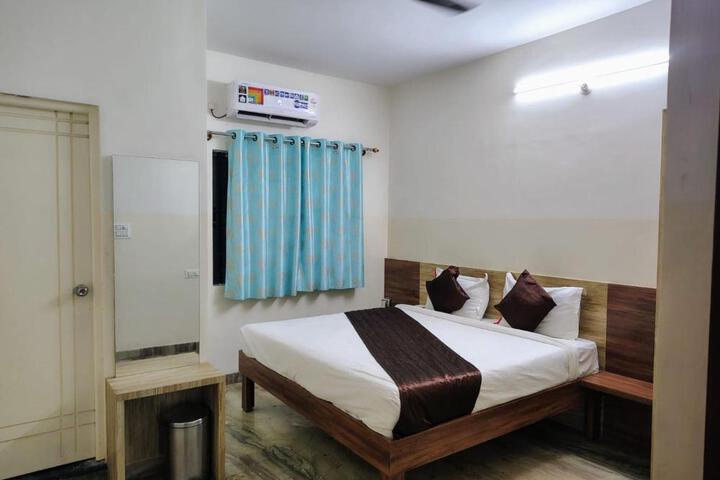 Hotel SKY INNs