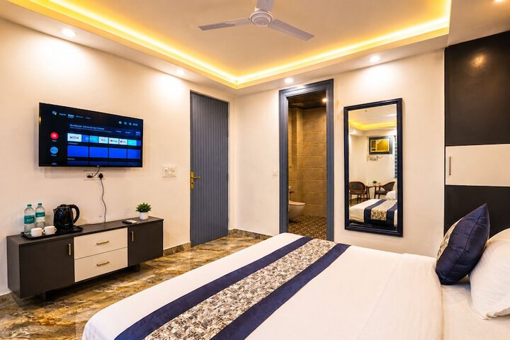 Room 10 of 38