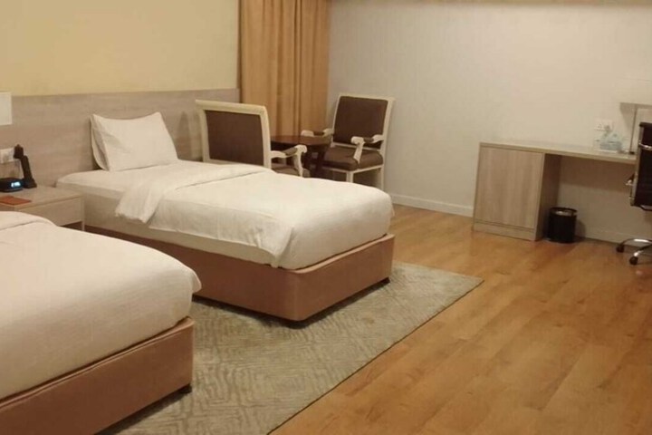 Room 7 of 20