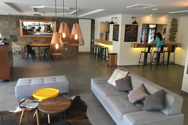 Entrance & Lobby
