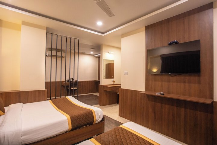 Room 13 of 22