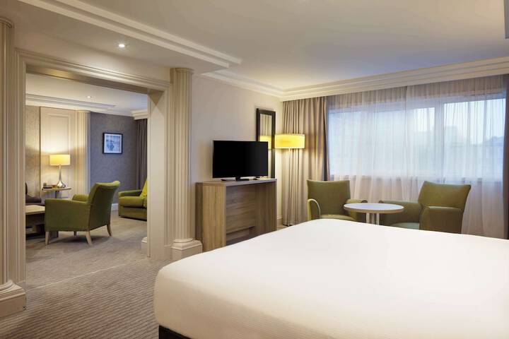Room 28 of 117