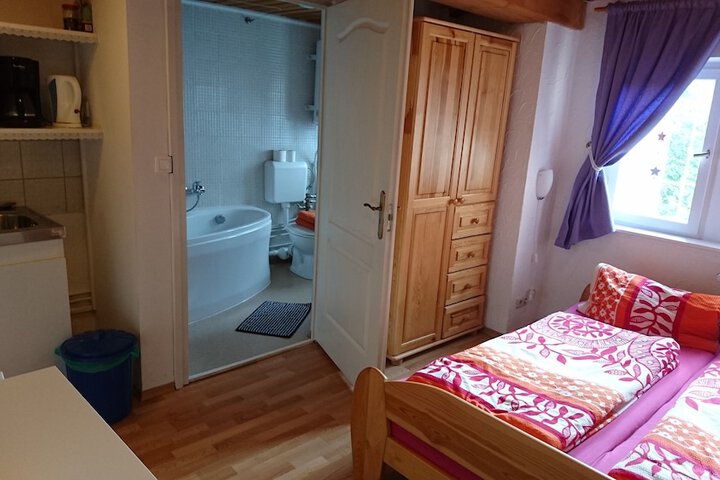Room 9 of 63