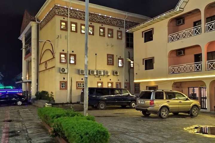 Piccadilly Suites and Luxury Apartment