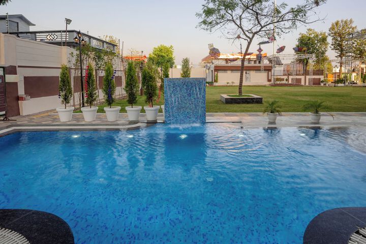 Pool 84 of 123