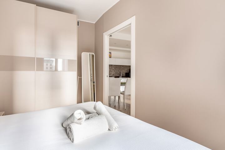 Room 4 of 15