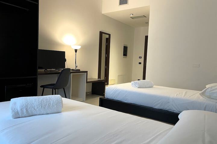 Room 9 of 21