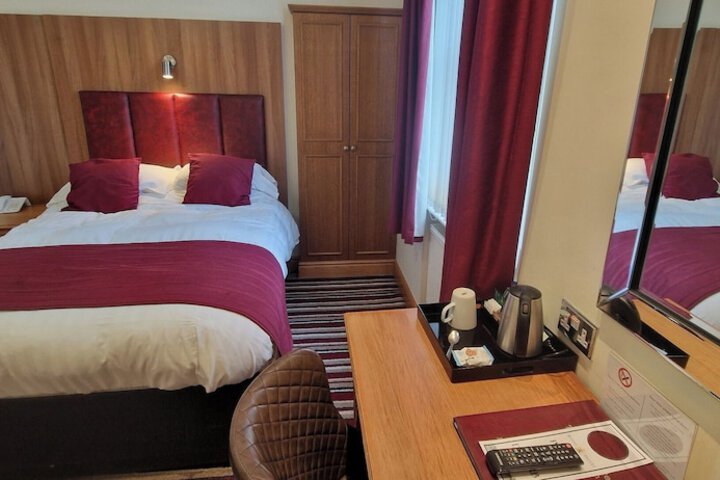 Room 13 of 43