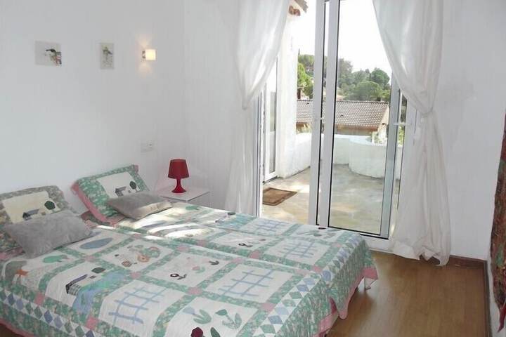 Room 2 of 14