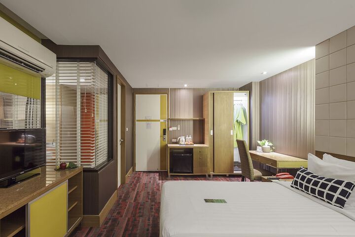 Room 16 of 28