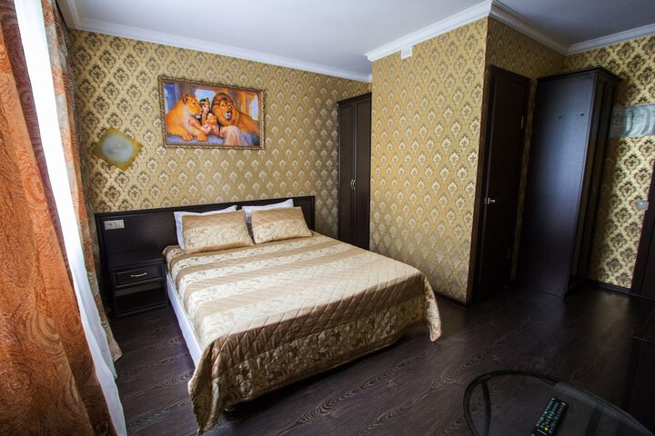 Room 18 of 21