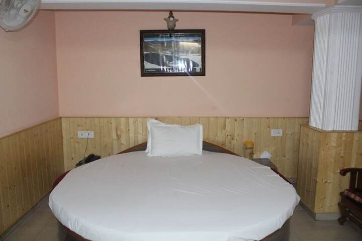 Room 5 of 24