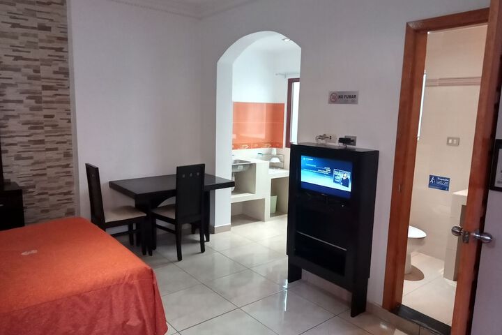 Room 8 of 38