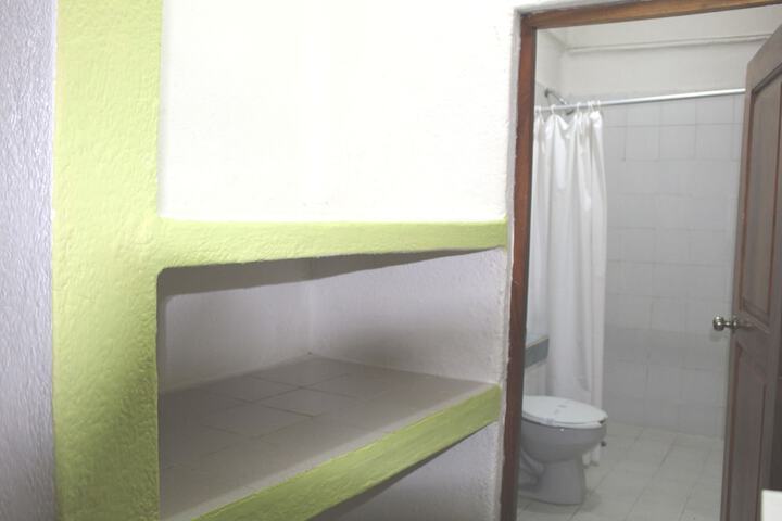 Room 28 of 40
