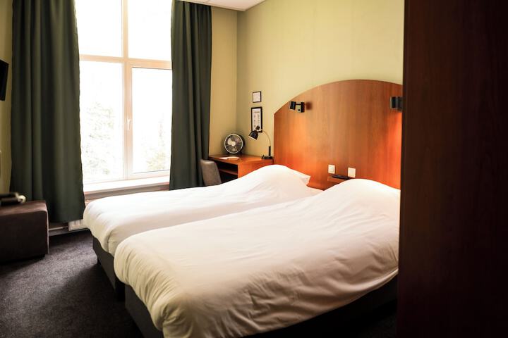 Room 3 of 19