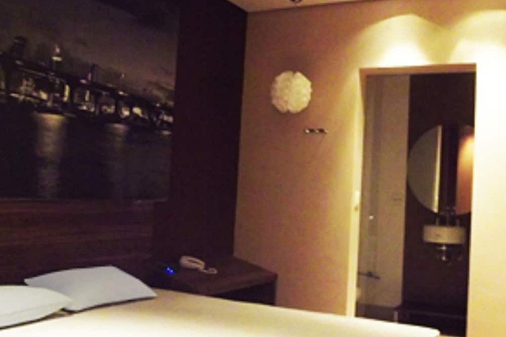 Room 3 of 35