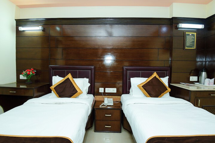 Room 8 of 27