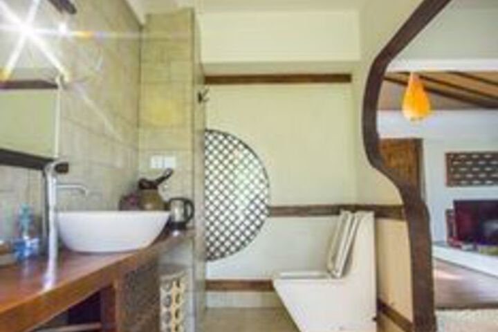 Room 4 of 70