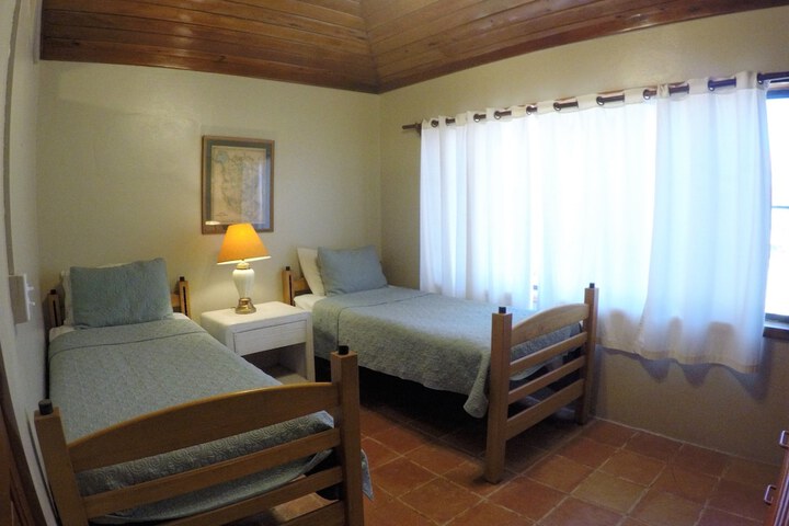 Room 8 of 35