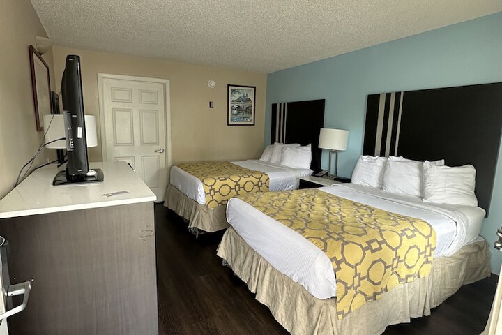 2 Double Beds (4 of 25)