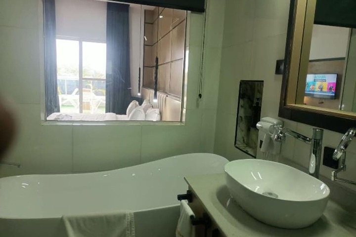 Room 39 of 52