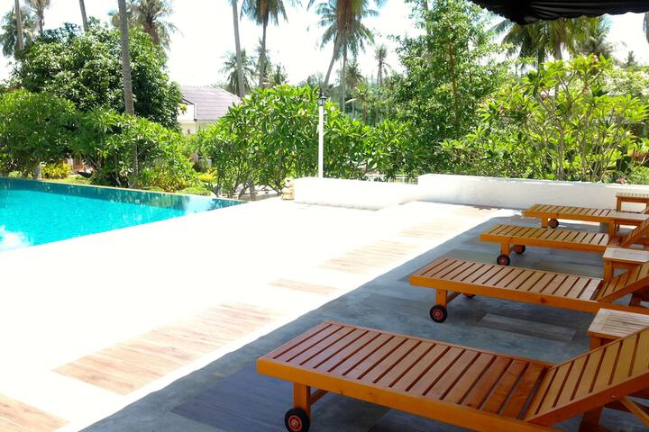 Sundeck 55 of 60