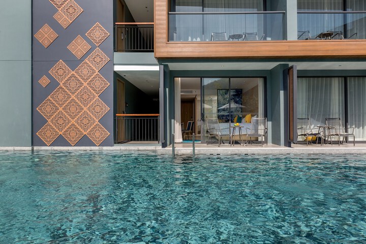 Pool 73 of 183