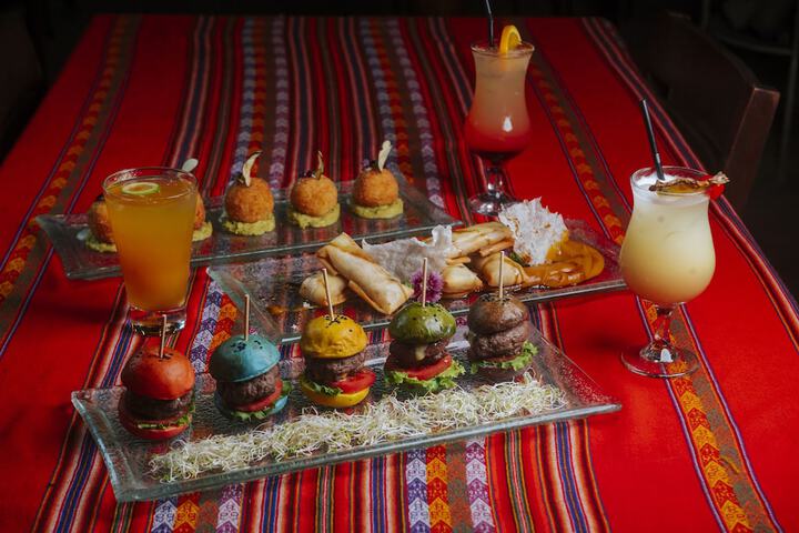Dining 20 of 25