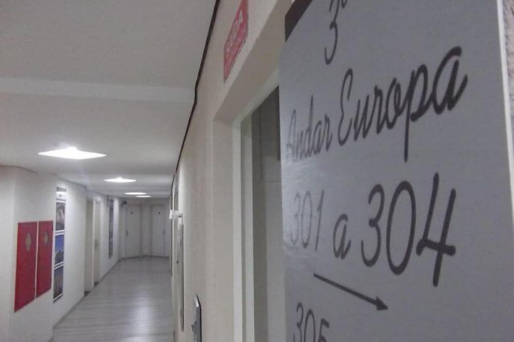 Ballroom/Hall 39 of 52