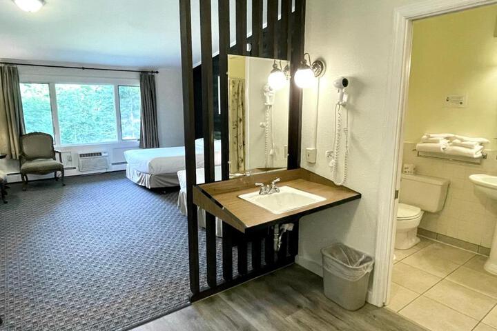 2 Double Beds (4 of 7)