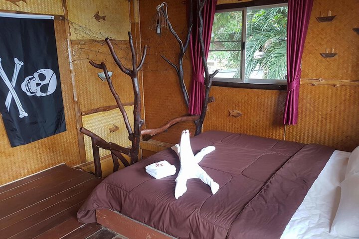 Room 2 of 27