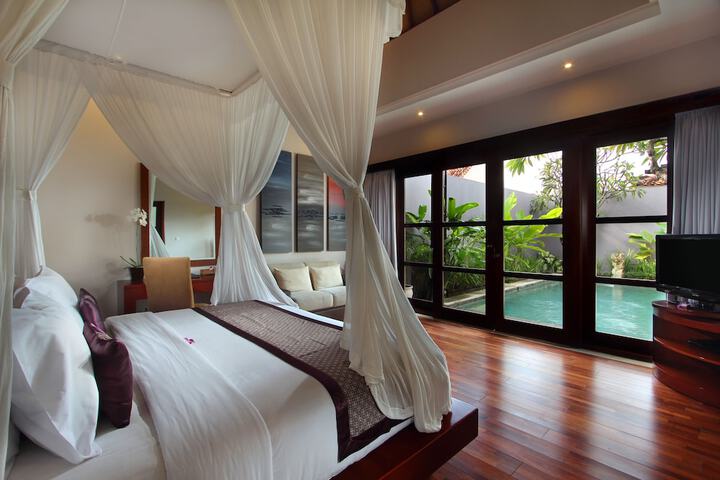 Room 4 of 72
