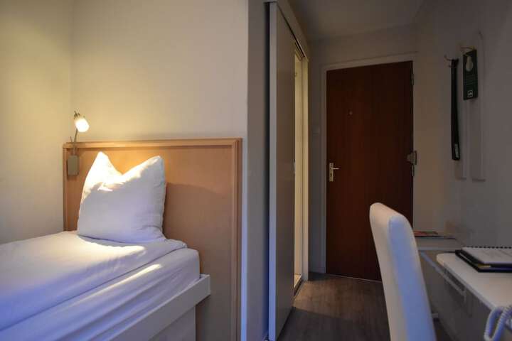 Room 10 of 88