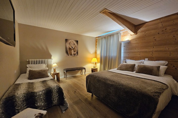Room 10 of 38