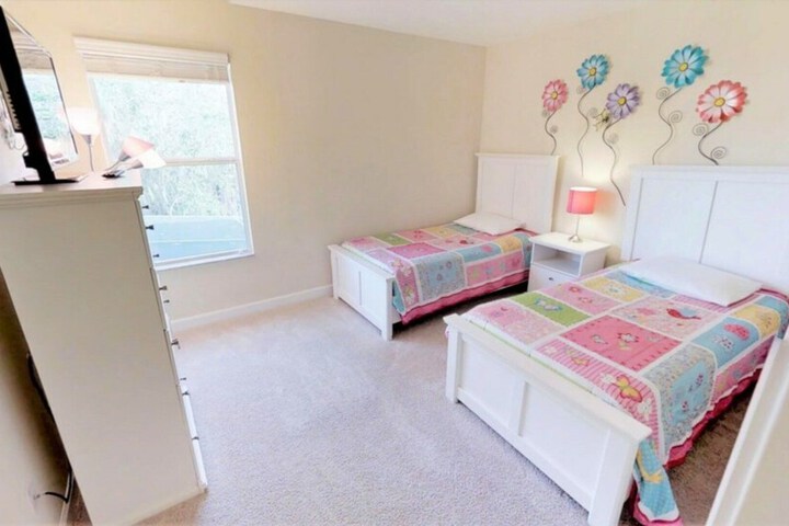Room 16 of 53