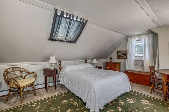 Room 2 of 43