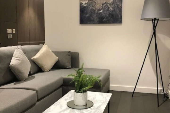 Room 12 of 18
