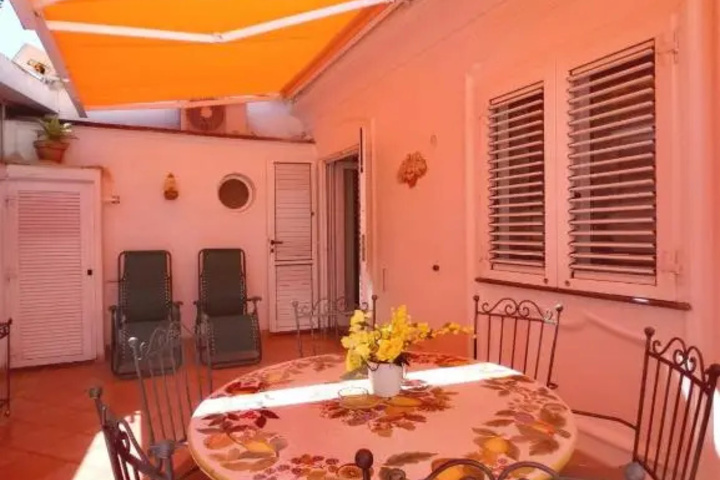 Dining 12 of 12