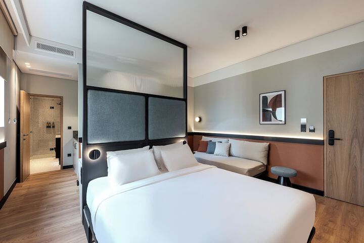 Room 8 of 67