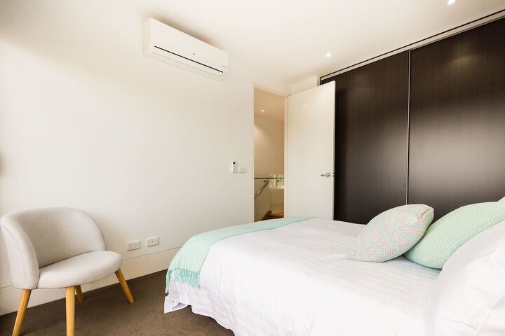 Room 2 of 28