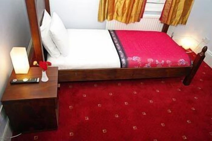 Room 34 of 69